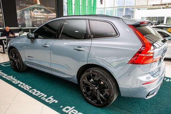 VOLVO-XC60-2023
