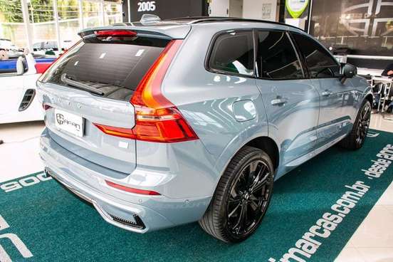 VOLVO-XC60-2023