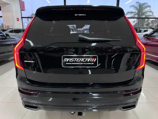 VOLVO-XC90-2018
