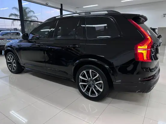 VOLVO-XC90-2018
