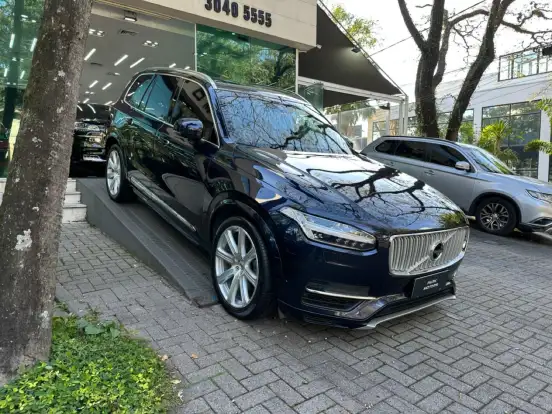 VOLVO-XC90-2017