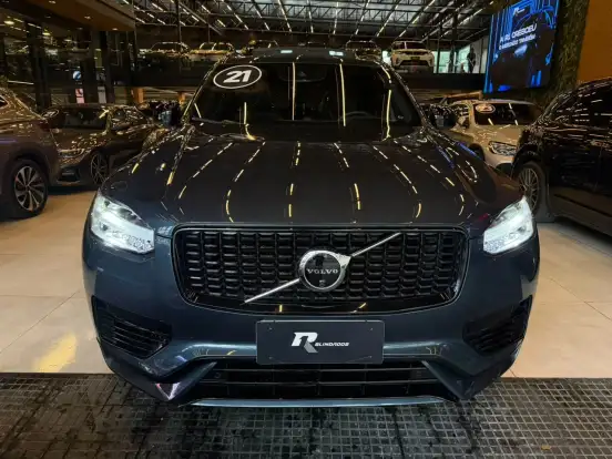 VOLVO-XC90-2021