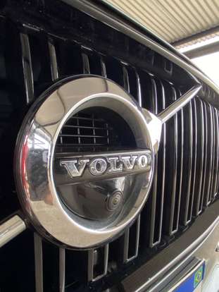 VOLVO-XC90-2018