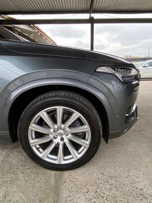 VOLVO-XC90-2018