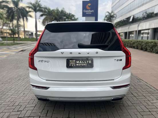 VOLVO-XC90-2018
