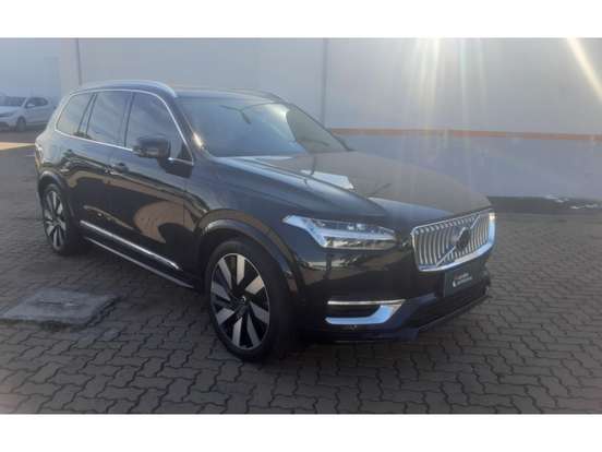 VOLVO-XC90-2023