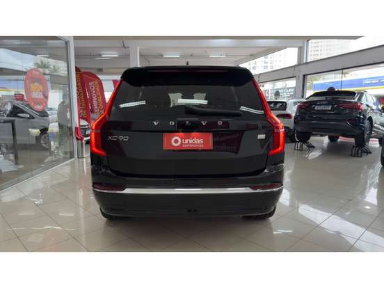 VOLVO-XC90-2023
