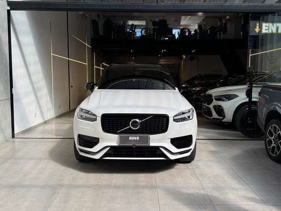 VOLVO-XC90-2023