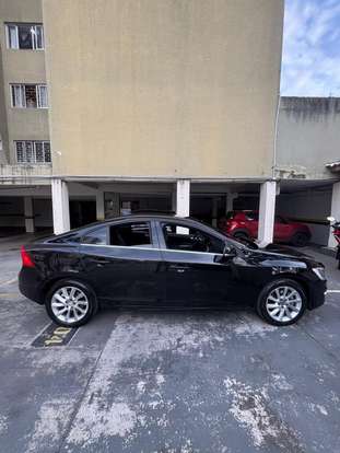 VOLVO-S60-2.0 T5 KINETIC 16V TURBO GASOLINA 4P AUTOMÁTICO VOLVO-S60-2015