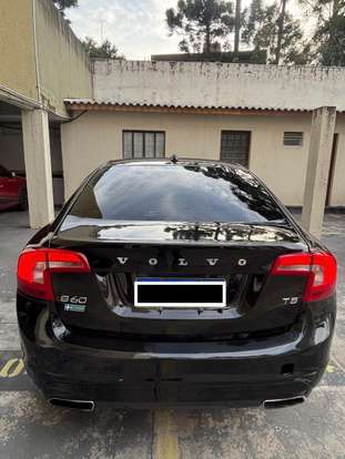 VOLVO-S60-2.0 T5 KINETIC 16V TURBO GASOLINA 4P AUTOMÁTICO VOLVO-S60-2015