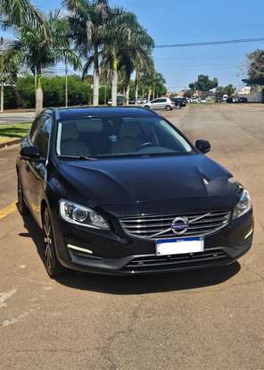 VOLVO-V60-2017