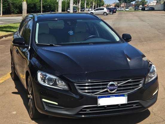 VOLVO-V60-2.0 T4 MOMENTUM GASOLINA 4P AUTOMÁTICO VOLVO-V60-2017