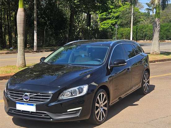 VOLVO-V60-2.0 T4 MOMENTUM GASOLINA 4P AUTOMÁTICO VOLVO-V60-2017
