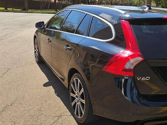 VOLVO-V60-2.0 T4 MOMENTUM GASOLINA 4P AUTOMÁTICO VOLVO-V60-2017