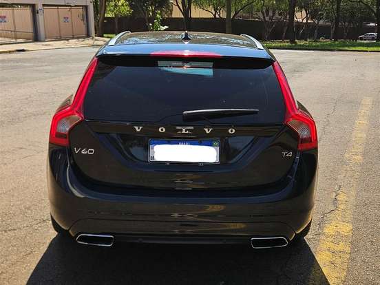 VOLVO-V60-2.0 T4 MOMENTUM GASOLINA 4P AUTOMÁTICO VOLVO-V60-2017