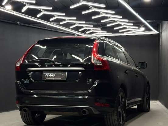 VOLVO-XC60-2.0 T5 R DESIGN TURBO GASOLINA 4P AUTOMÁTICO VOLVO-XC60-2015