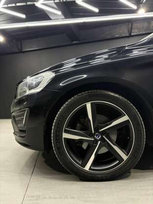 VOLVO-XC60-2015