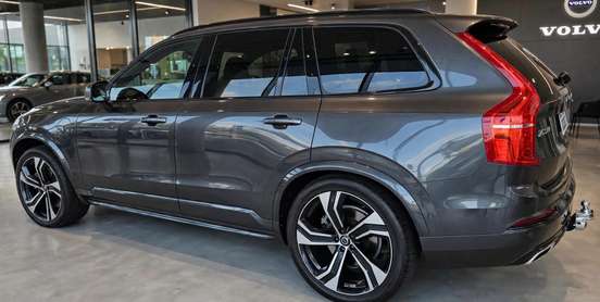 VOLVO-XC90-2019