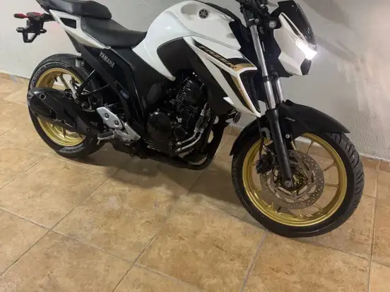 YAMAHA-FZ25 FAZER CONNECTED ABS YAMAHA-FZ25 FAZER CONNECTED ABS-2025
