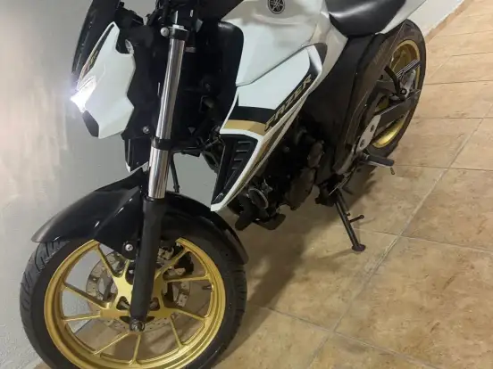 YAMAHA-FZ25 FAZER CONNECTED ABS YAMAHA-FZ25 FAZER CONNECTED ABS-2025