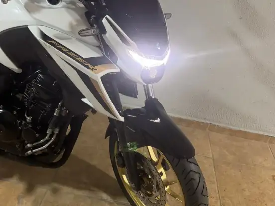 YAMAHA-FZ25 FAZER CONNECTED ABS YAMAHA-FZ25 FAZER CONNECTED ABS-2025