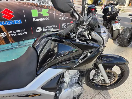 YAMAHA-YS 250 FAZER YAMAHA-YS 250 FAZER-2012