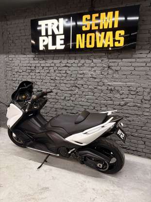 YAMAHA-TMAX-2014