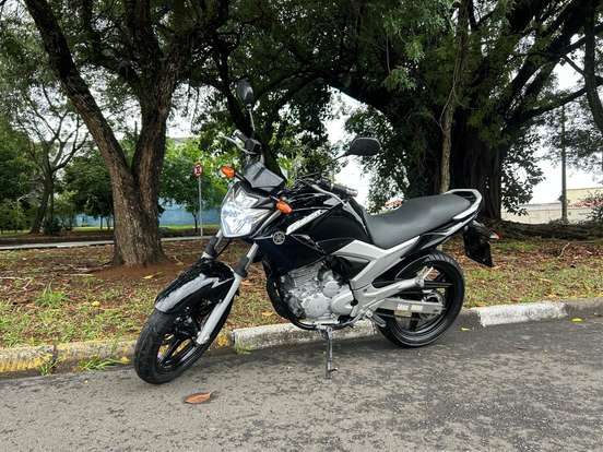 YAMAHA-YS 250 FAZER YAMAHA-YS 250 FAZER-2011