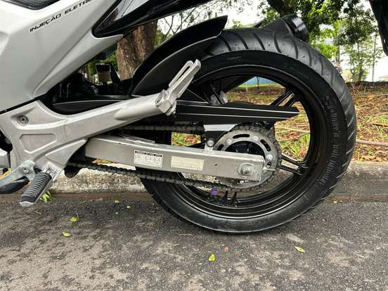 YAMAHA-YS 250 FAZER-2011
