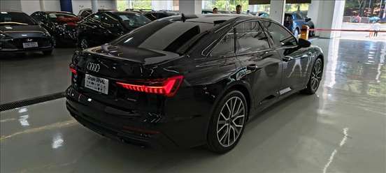 AUDI-A6-2021