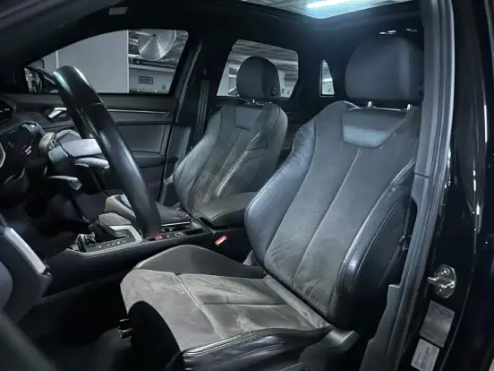 AUDI-Q3-2021