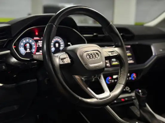 AUDI-Q3-2020