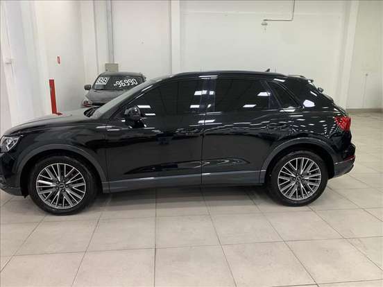 AUDI-Q3-2021