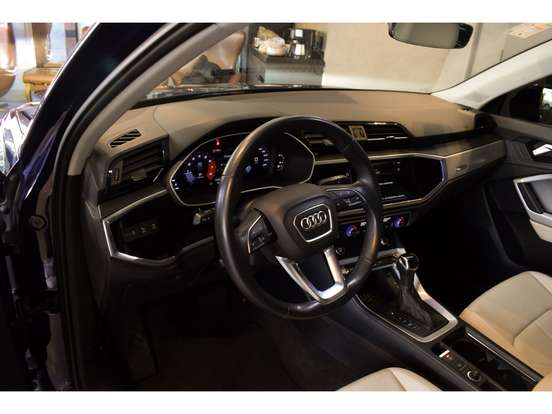 AUDI-Q3-2021