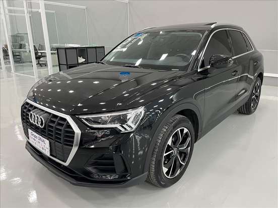 AUDI-Q3-2021
