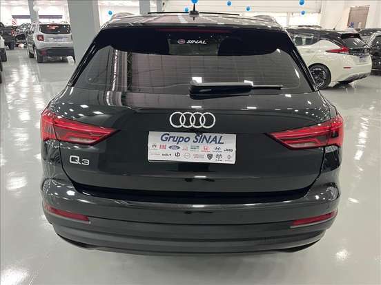 AUDI-Q3-2021
