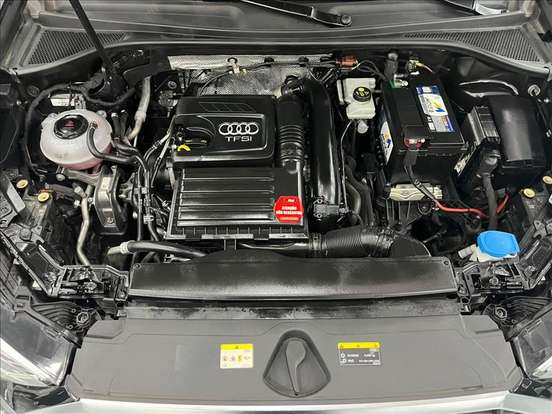 AUDI-Q3-2021