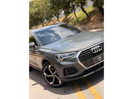 AUDI-Q3-2020