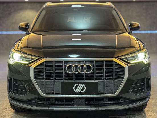 AUDI-Q3-2021