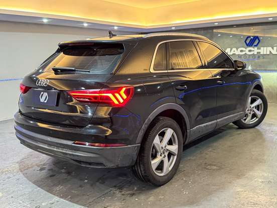 AUDI-Q3-2021