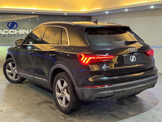 AUDI-Q3-2021