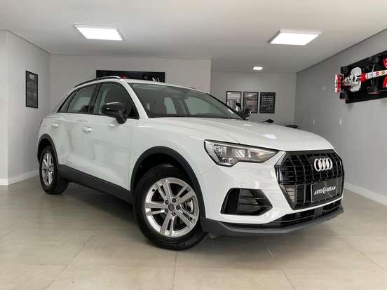 AUDI-Q3-2019