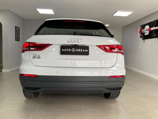 AUDI-Q3-2019
