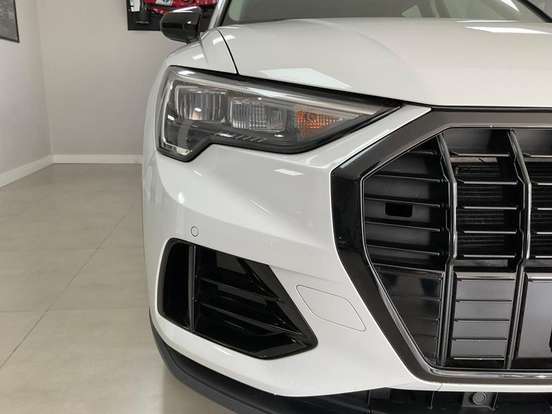 AUDI-Q3-2019