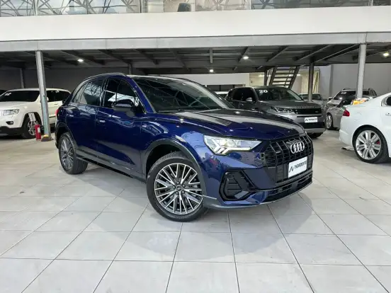 AUDI-Q3-2022