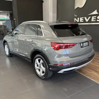 AUDI-Q3-2022
