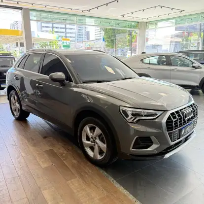 AUDI-Q3-2022