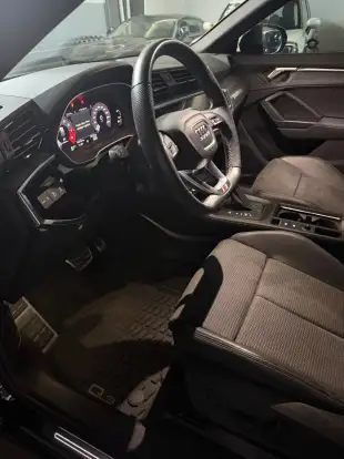 AUDI-Q3-2023