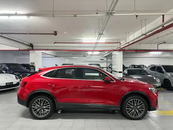 AUDI-Q3-2024