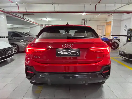 AUDI-Q3-2024
